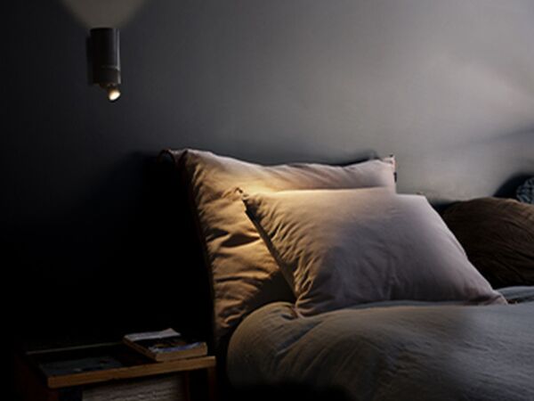 5_applique-murale-vision-20-20-omni-noir-led-2700k-267lm-l6cm-h14cm-dcw-editions-paris-normal.jpg