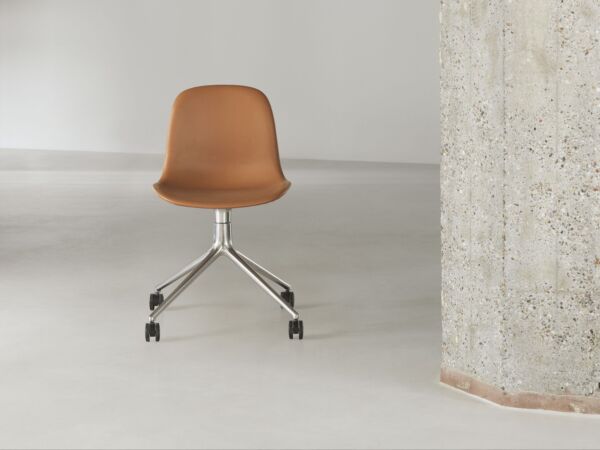 5_2021_Form_Chair_Swivel_4W_Alu_Full_Uph_Ultra_41574_01.jpg