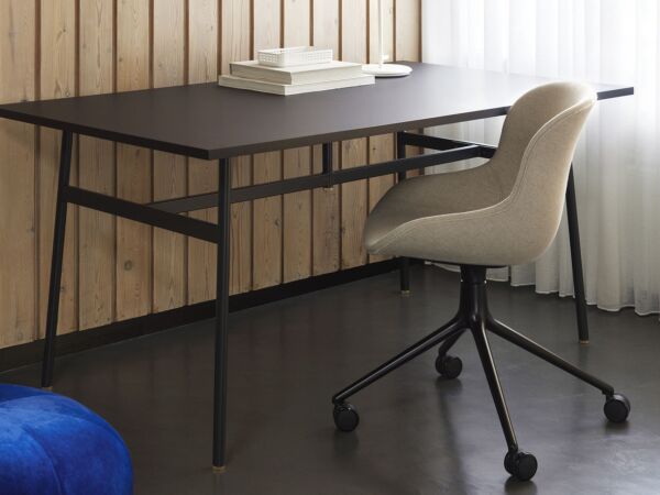 5_2021_Hyg_Chair_4W_Full_uph_Black_Aluminum_Union_Table_Black_2 copy.jpg