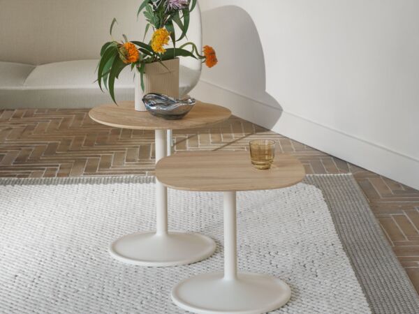 5_17116-soft-side-45x45-o41-solid-oak-off-white-oslo-2-seater-vidar-146-grey-raise-ochre-ridge-beige-pebble-rug-light-grey-org.jpg
