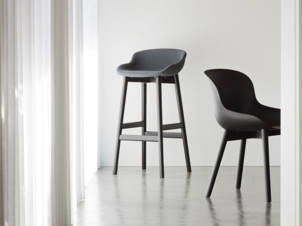 5_Hyg_Barstool_Wood_Full_Uph_Black_Hyg_Chair_Wood_Black.jpg
