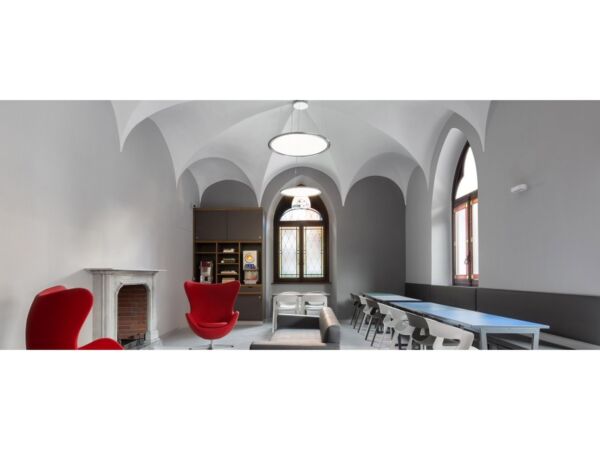 5_discovery-artemide-suspension (1).jpg
