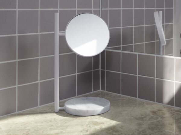 5_2022_Pose_Mirror_White_02.jpg