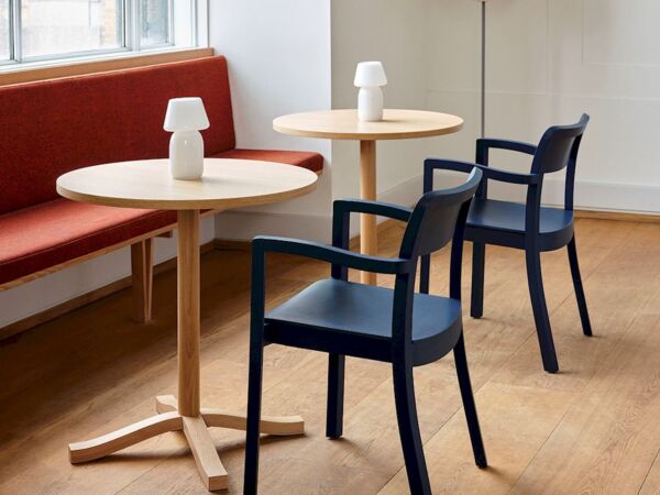 5_pastis-armchair_imageslider_3.jpg
