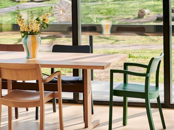 5_pastis-armchair_imageslider_2.jpg