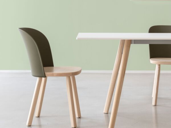 5_Magis_alpina_chair_ambient_detail_natural_green.jpg