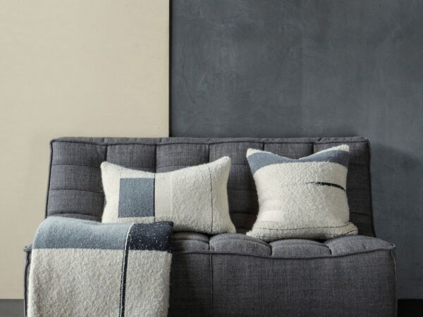 5_21035_Urban_cushion_21034_Urban_cushion_21047_Urban_throw_20233_N701_2seater_dark_grey_v_web.jpg