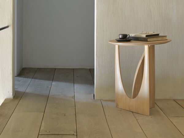 5_Oak_Geometric_side_table.jpg