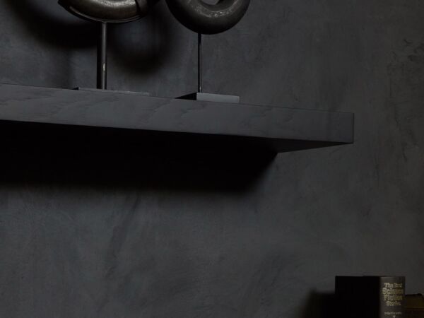 5_black_wall.jpg