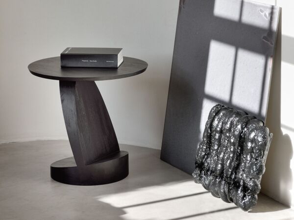 5_Teak-oblic-sidetable-side.jpg