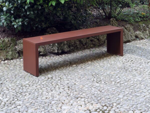 5_Big Irony Bench Outdoor.jpg