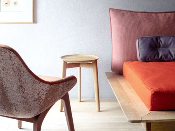 5_zeitraummoebel-tabletttisch-plaisir-massivholz.jpg