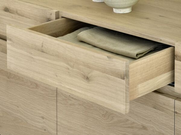 5_sideboard_det1_WEB.jpg