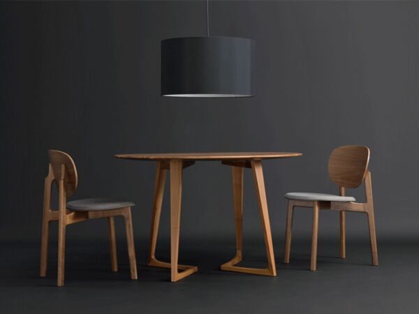 5_zeitraummoebel-tisch-rund-twist-massivholz.jpg