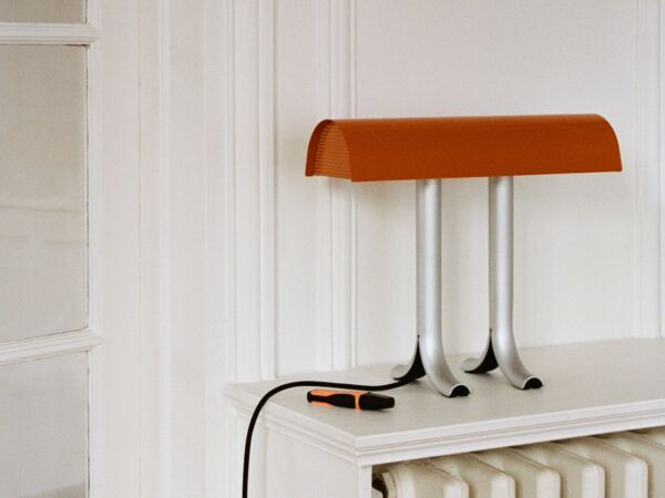 5_Anagram Table Lamp charred orange.jpg