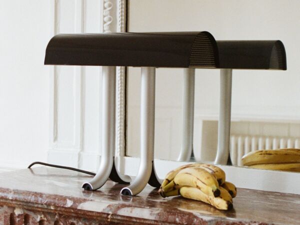 5_Anagram Table Lamp iron black 03.jpg