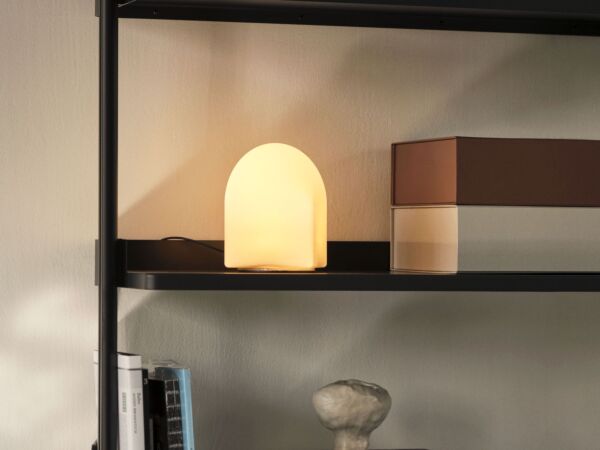 5_Pier System 103 PS black powder coated steel black anodised profiles_Parade Table Lamp 160 shell white.jpg