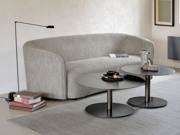 5_20144_Ellipse_sofa_ash_21704_Grey_Nomad_kilim_rug_25950_25951_Sphere_coffee_table_umber_WEB.jpg