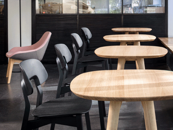 5_zeitraummoebel-bistrotisch-railcafe-massivholz-05-455x680.png