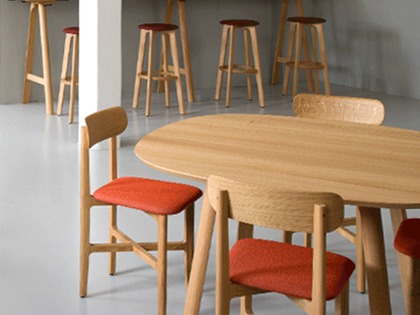 5_zeitraummoebel-tisch-raildine-massivholz-02-455x680.png