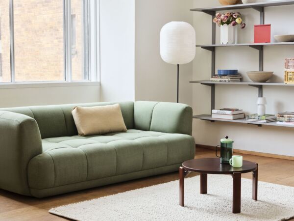 5_Rey Coffee Table dia66,5xH32 wb lacquered beech umber brown_Quilton 2 seater uph Linara 100_Common Rice Paper Shade Oblong_Peas Random cream.jpg