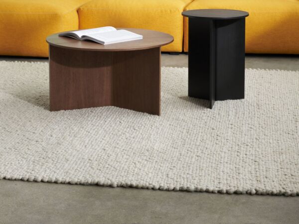 5_Mags Soft Low 3 Seater comb 10 Left Metaphor 033 beige stitching_Slit Table Wood Round XL walnut_Mags 09 Cushion Vidar 932.jpg