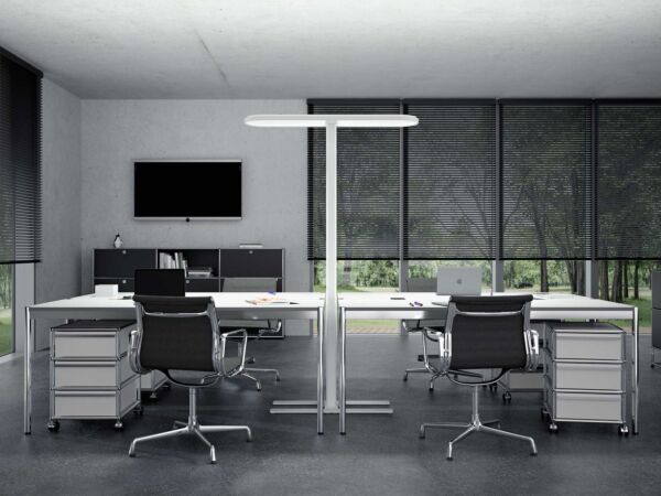 5_KID_210_1stand_2_2work_white-2000px.jpg