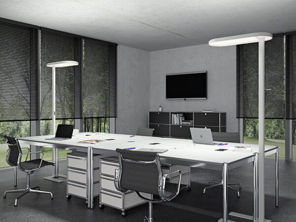 5_KID_205_2stand_4work_white.jpg