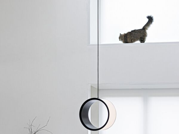 5_Magis_Lost_suspension_lamp_l_ambient_LI45_black_01.jpg