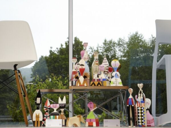 5_Vitra-WoodenDolls-1-800-0-nc.jpg