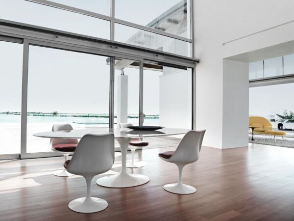 5_knoll_saarinen_esstisch_oval_tischplatte_marmor_-_arabescato_stimmungsbild_8.jpg