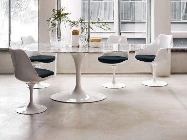 5_knoll_saarinen_esstisch_oval_tischplatte_marmor_-_arabescato_stimmungsbild_9.jpg