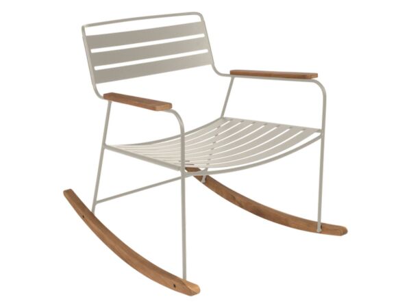 2_SURPRISING_ROCKING_CHAIR_MUSCADE.jpg