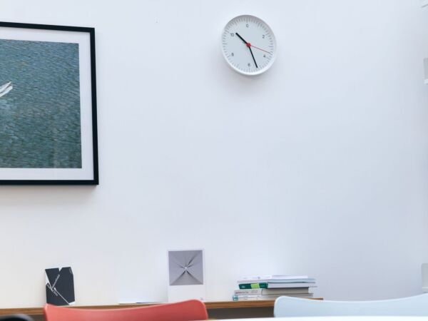 5_Wall Clock white_Studio Visit 01.jpg
