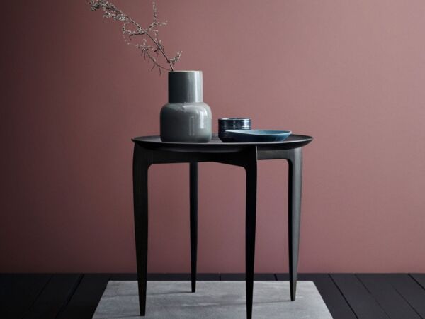 5_TRAY-TABLE-BLK-situ__04228.jpg