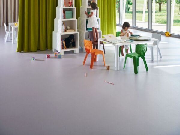 5_Magis_kids_alma_chair_ambient_multi_MT.jpg