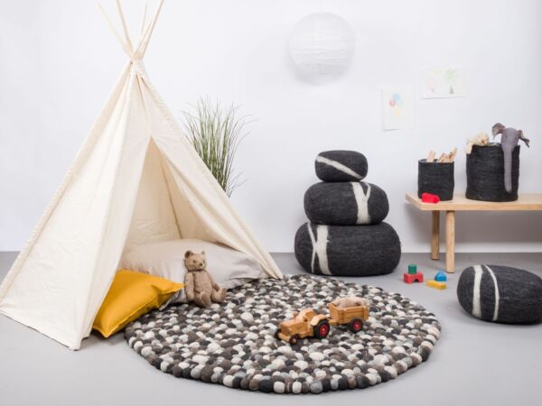 5_hardy-filzkugelteppich-rund-steinoptik-ambiente-myfelt-4_1.jpg
