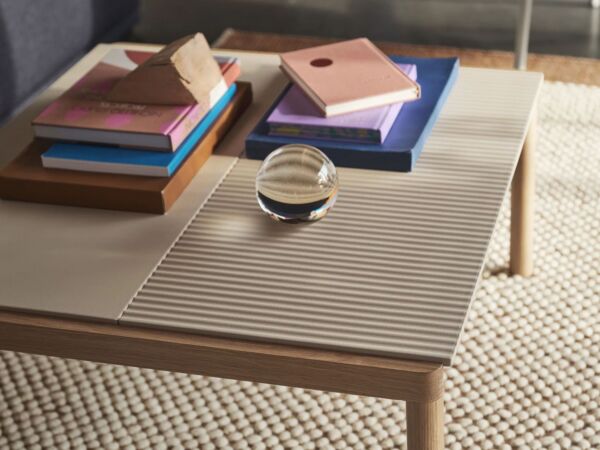 5_en-couple-coffee-table-80x84x40-plain-wavy-sand-oak-pebble-burnt-orange-wrap-hero-732-connect-soft-ecriture-780-muuto-org_1.jpg