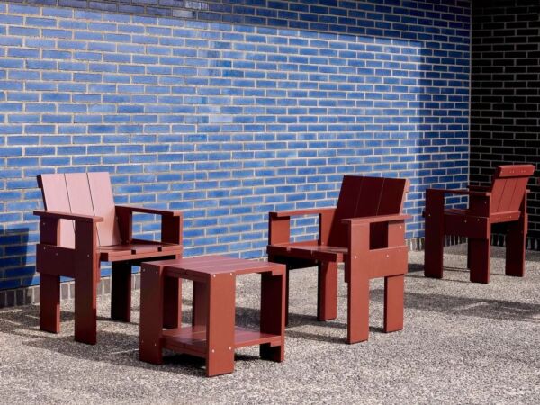 5_Krat-Dining-Chair-iron-red-wb-lacquered-pinewood-Krat-Side-Table-iron-red-wb-lacquered-pinewood-ambiance-design_b3a12a40-b013-4a44-9689-d977303779ba_1.jpg