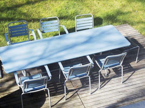 5_Klassischer-Gartentisch-2.jpg