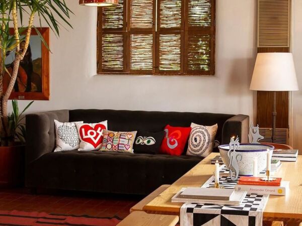5_Graphic-Print-Pillows.jpg