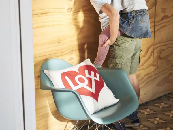 5_Graphic-Print-Pillows.jpg