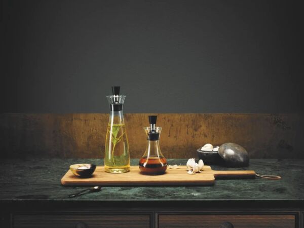 5_oil & vinegar carafe_dressing shaker.jpg
