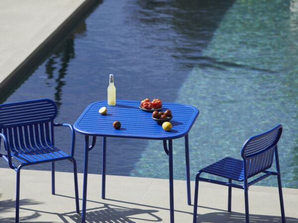 5_M0740106_M0740306_M0741106_weekend_chairs-table_blue(C)Ola-Rinda.jpg