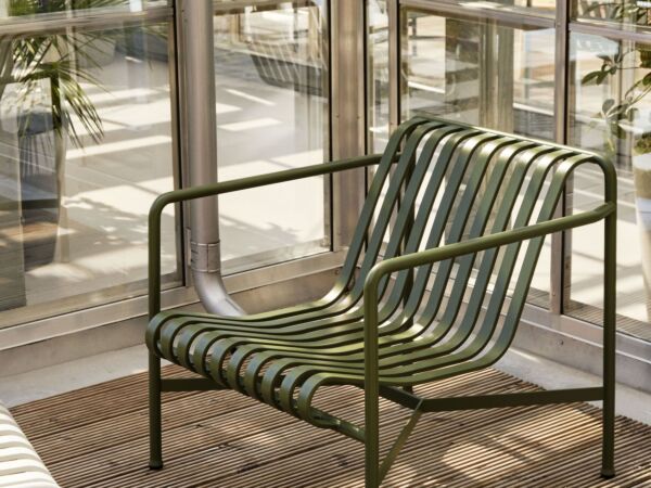 5_Zoku Hotel 2021_Palissade Lounge Chair Low olive 02.jpg