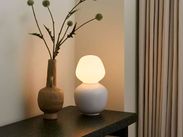 5_tala-reflection-enno-table-lamp-lifestyle_2048x2048_1.jpg