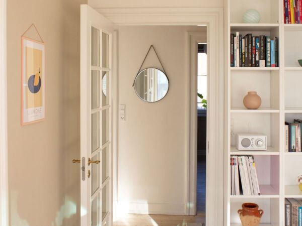 5_Hay-Strap-Mirror-Flur-Esszimmer-Ambiente.jpg
