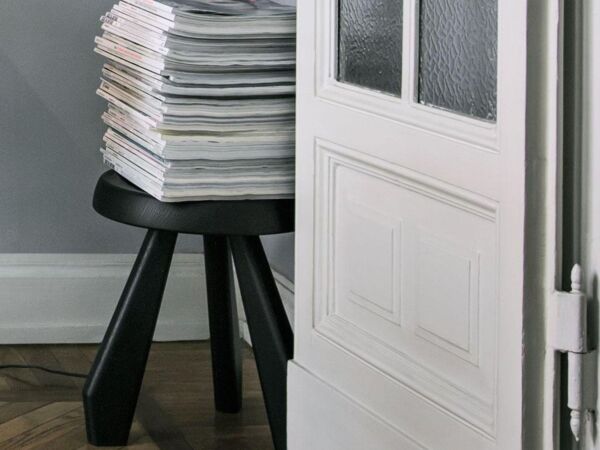 5_Cassina_523-Tabouret-Meribel-Hocker_1028x1028-ID548970-e4cadcca762cde2f5138141b7a379aad.jpg