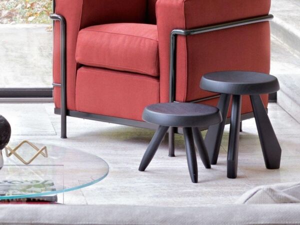 5_Cassina_523-Tabouret-Meribel-Hocker_1032x1032-ID548965-070aa3ece09b4f074d858a0d863d805a.jpg