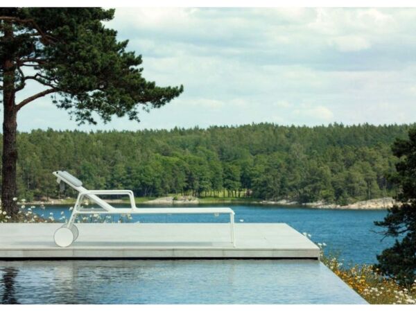 5_park-life-kettal-deckchair.jpg